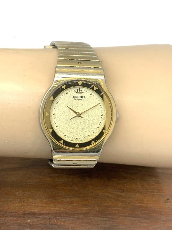 Seiko Galaxy Women\'s Watch V701-6J0A Quartz Gold Stainless Steel 31mm main image 10